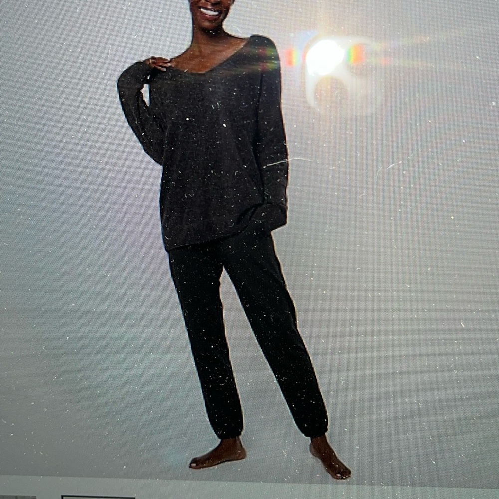 Barefoot dreams, regular cozy chic, light pullover, and lounge pants set ￼